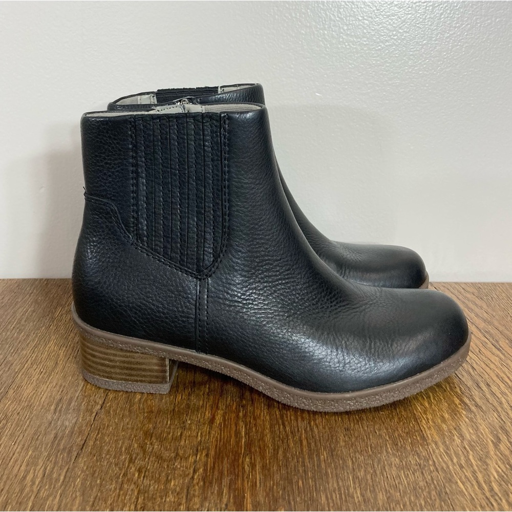 New Dansko Daisie Waterproof Black Leather Ankle Boot Women’s Size 6.5-7